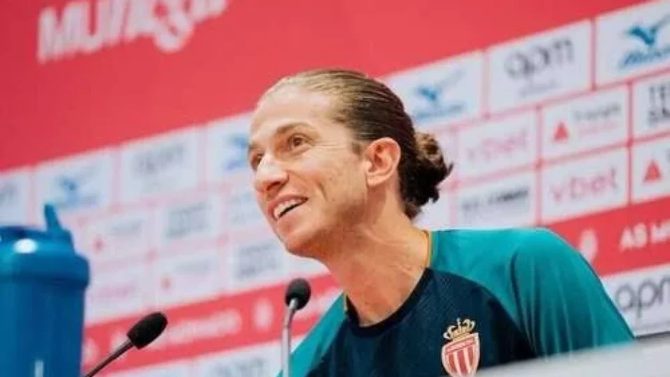 Filipe Luís estreia em competição europeia com o Monaco diante de Górnik Zabrze; veja onde assistir