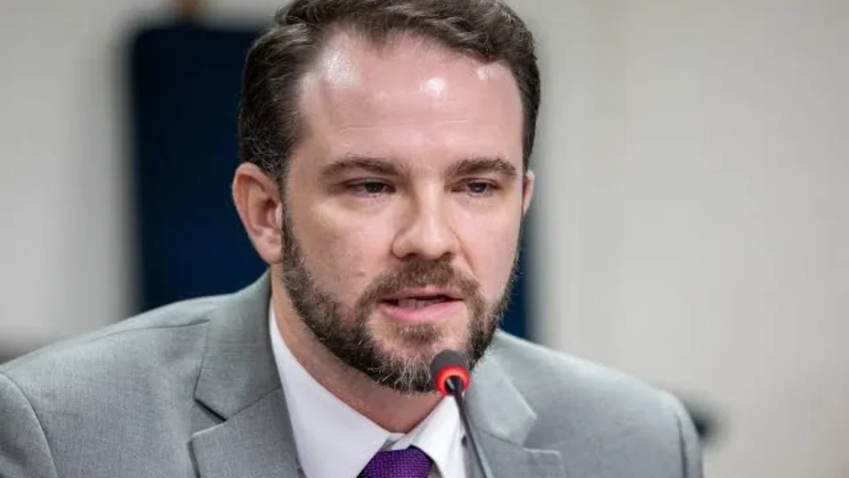 Durigan aponta juros altos como um dos grandes desafios do Brasil e defende esforço fiscal