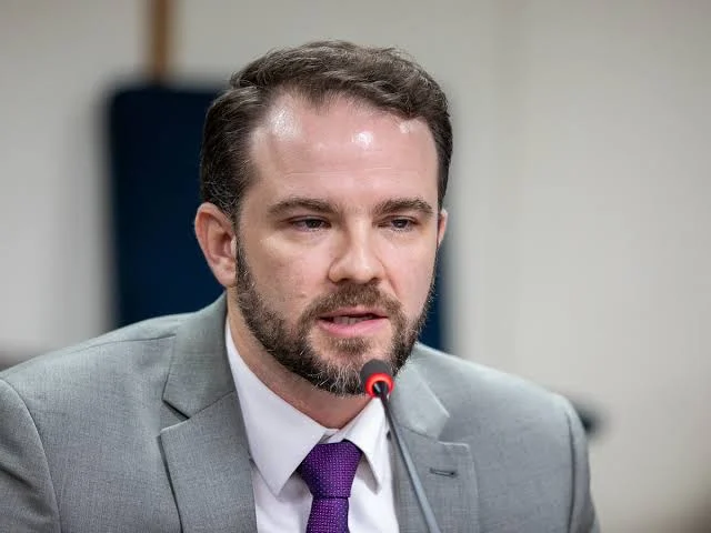 O ministro da Fazenda, Dario Durigan, defendeu, nesta segunda-feira (24/8), o combate à pejotização como uma das frentes para enfrentar o déficit da Previdência Social. Foto: Agência Brasil