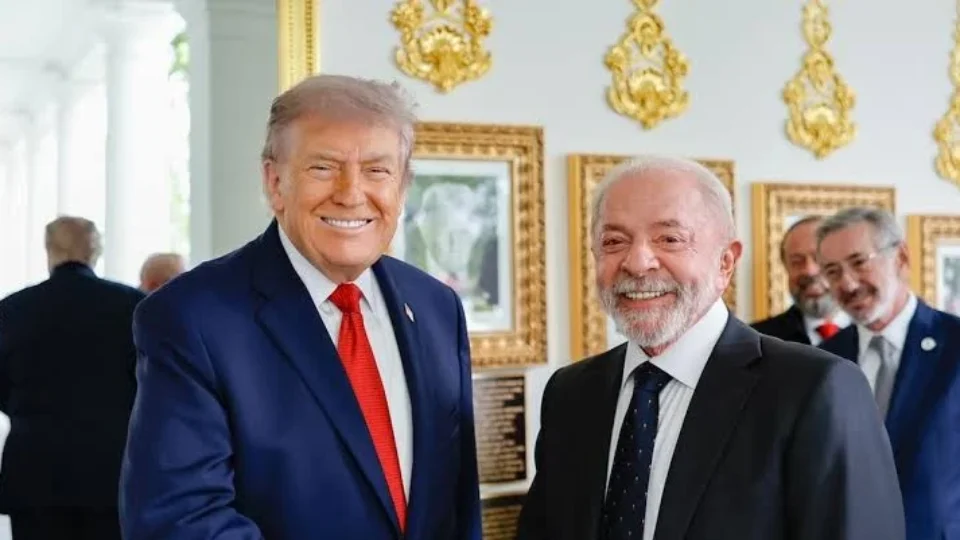 Brasil e EUA retomam negociação sobre tarifaço após ligação entre Lula e Trump