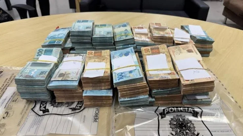 PF apreende mala com R$ 510 mil em aeroporto e descobre que dinheiro pertence a filiada ao PSD