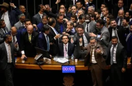 Fim da 6×1 e ‘taxa das blusinhas’: Congresso corre para votar pautas de Lula antes das eleições