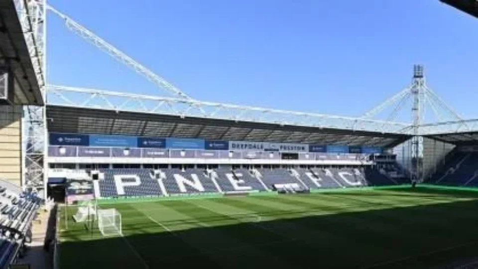 Preston x Wolverhampton: onde assistir ao duelo que pode mexer com a briga pelo acesso