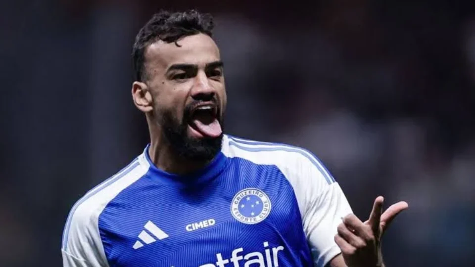 Cruzeiro: Fabrício Bruno exalta companheiros, critíca a Arena Condá e rasga o verbo sobre o ataque