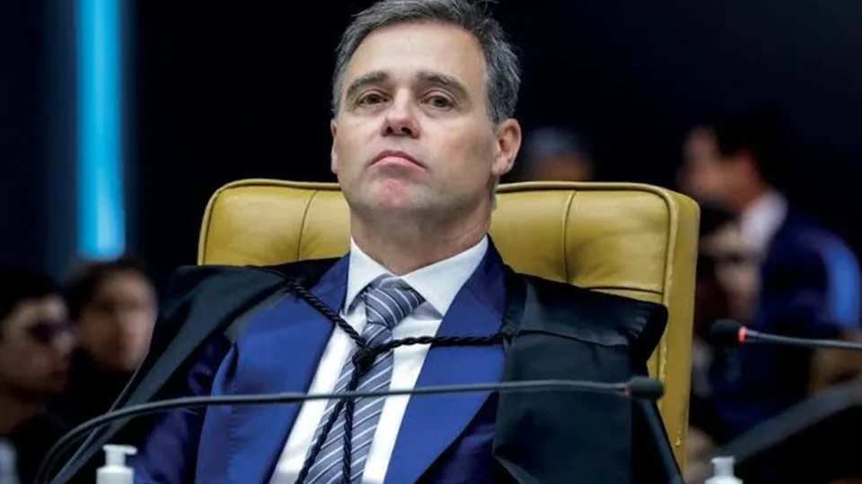 Mendonça impõe sigilo total em apuração sobre Weverton Rocha
