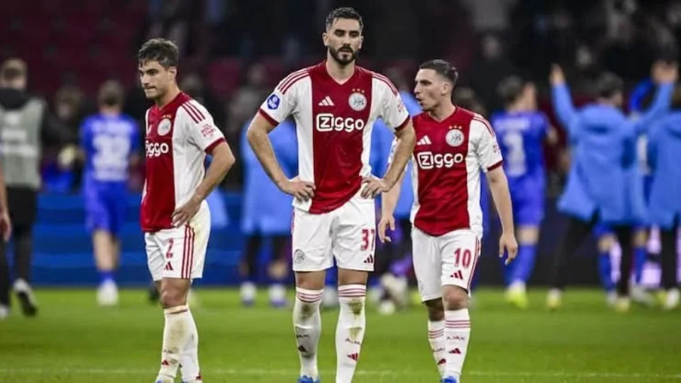 Ajax vence o Shelbourne, mas deixa confronto em aberto na Conference League