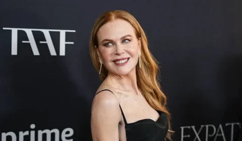 Nicole Kidman aposta em vestido de crochê transparente durante passeio em Mykonos