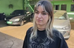 Carro vai parar dentro de loja e motorista revela sonho que teve meses antes
