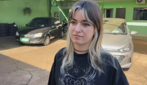 Carro vai parar dentro de loja e motorista revela sonho que teve meses antes