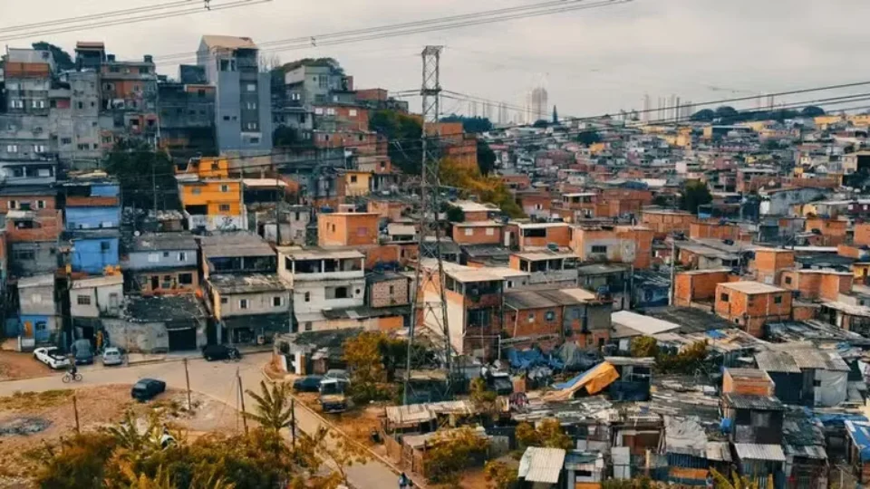 Quando o cep define quem corre mais risco: renda e raça revelam desigualdade ambiental em são paulo