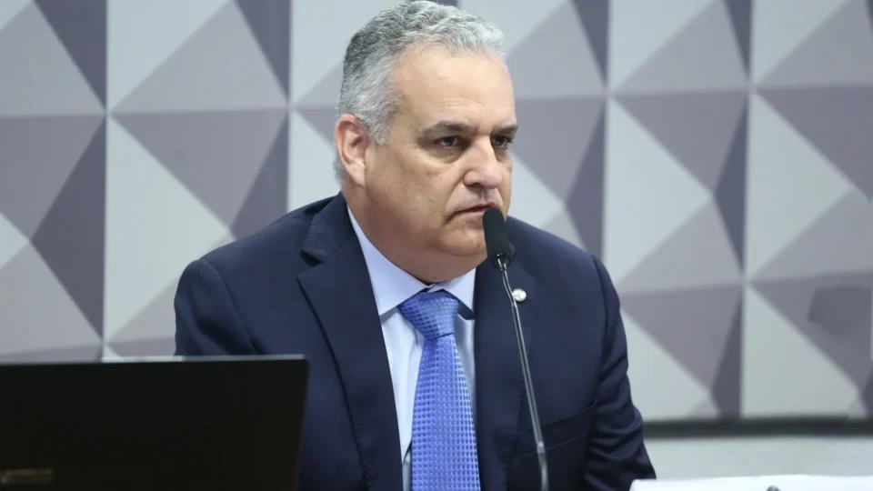 Quem é o vice de Flávio Bolsonaro? Saiba quem é Alfredo Gaspar e sua trajetória política
