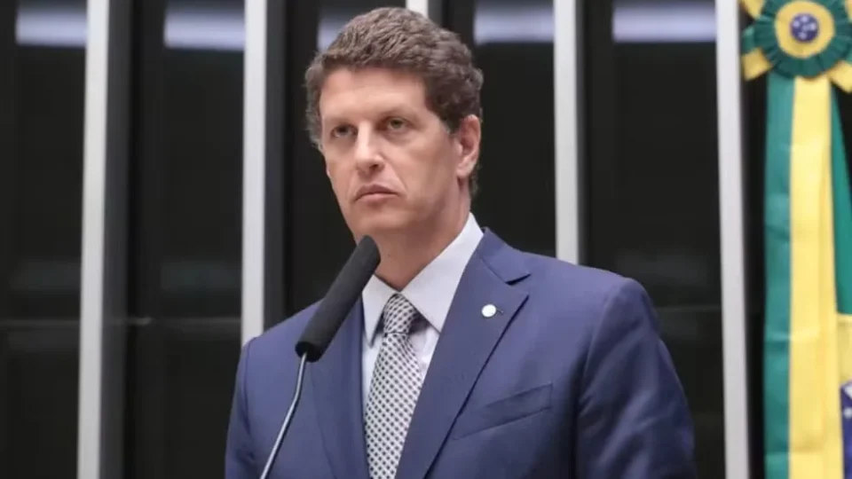TRE-SP condena Ricardo Salles por ataque impulsionado contra André do Prado