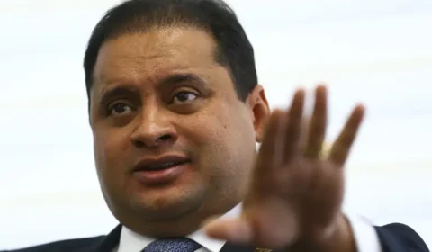 Farra no INSS: PF mira mansão de R$ 6 milhões comprada por advogado para o senador Weverton Rocha