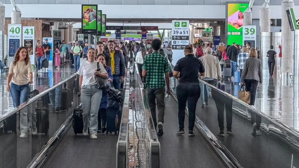 Setor de serviços cresce 2% no primeiro semestre de 2026