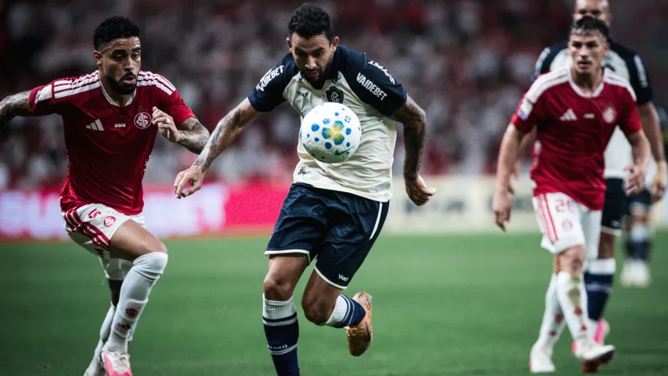 Vitor Bueno salva Remo com gol no fim e evita derrota no Inter