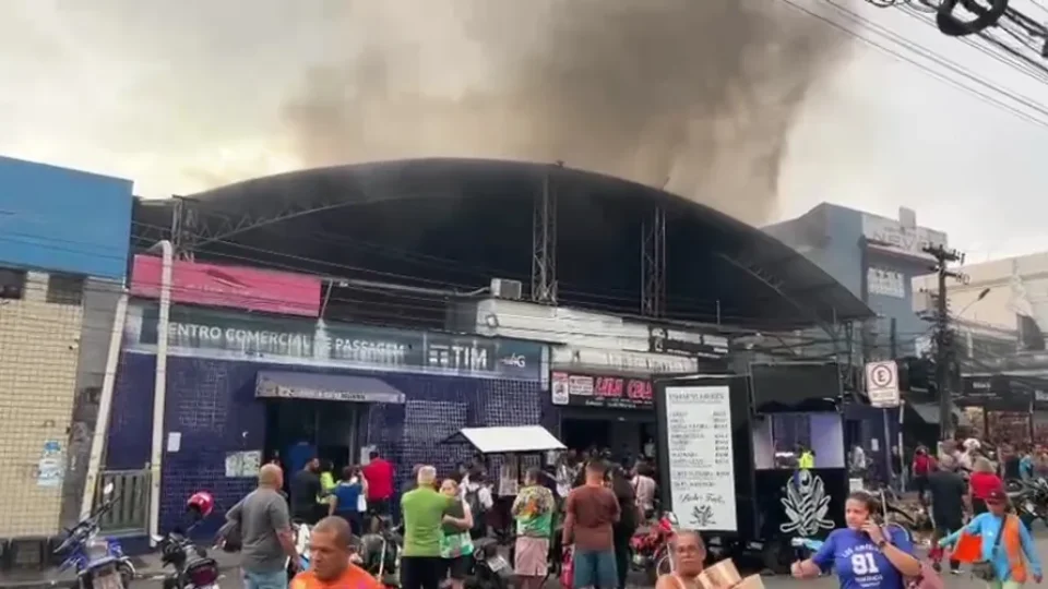 Após incêndio, centro comercial de João Pessoa fica fechado por tempo indeterminado