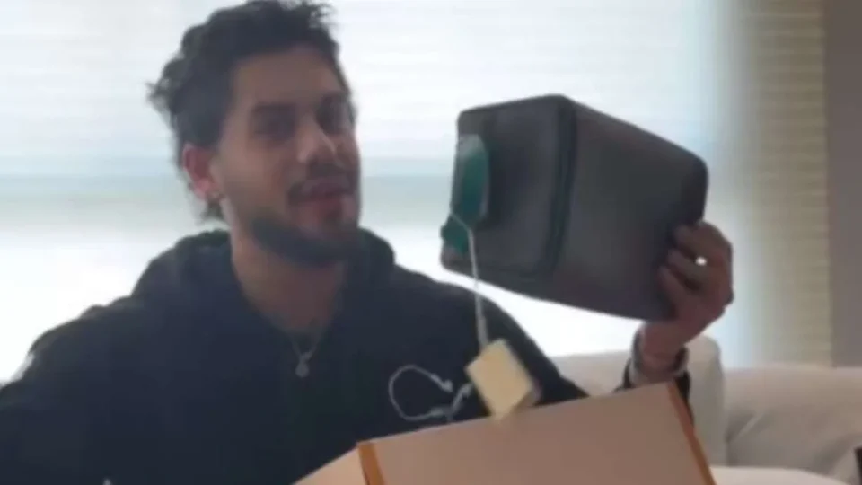 Presente de Dia dos Pais de Virginia a Zé Felipe vira assunto na internet