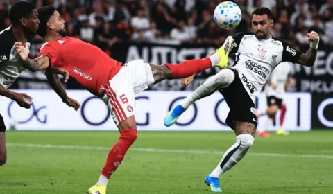 Internacional vence o Corinthians por 2 a 0 e abre vantagem nas oitavas da Copa do Brasil