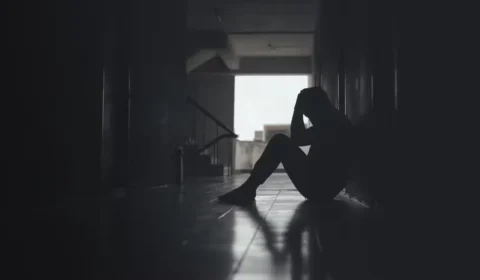 Órfão de feminicídio transforma dor em recomeço após perder a mãe aos 16 anos