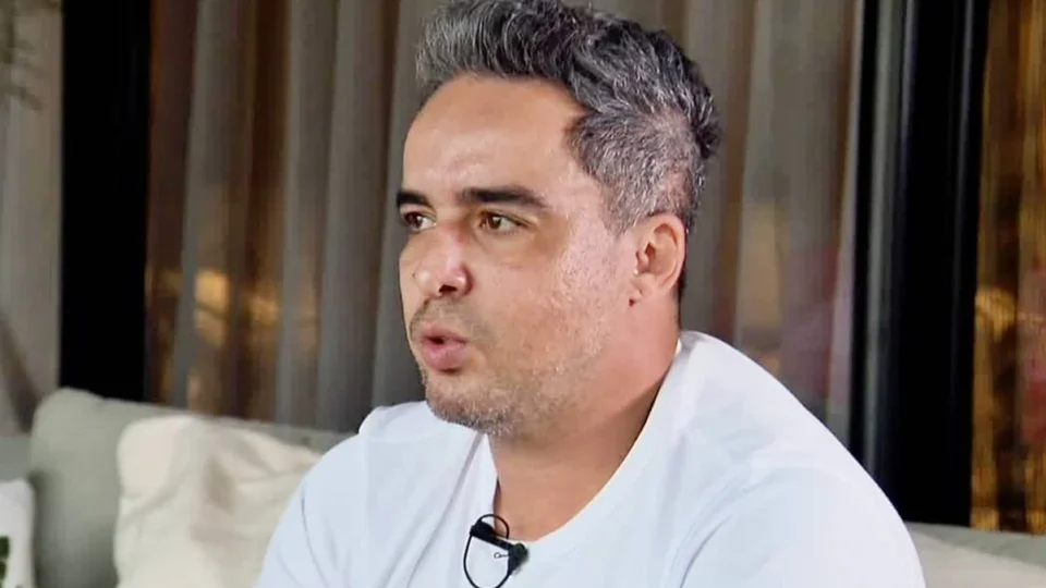 Ex-Corinthians Jadson é solto após prisão por suspeita de violência doméstica no Paraná