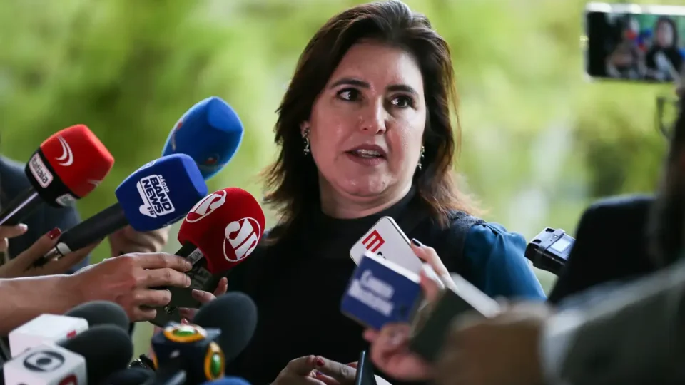 Simone Tebet denuncia perfis falsos e cobra freio no ódio durante a campanha
