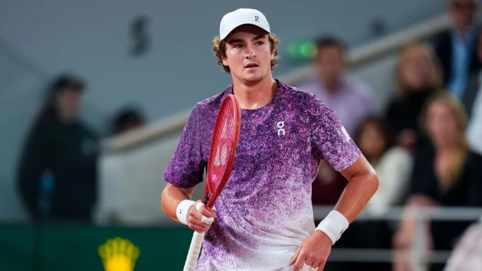 Fonseca enfrenta Tsitsipas no ATP Montreal 2026: quem leva?