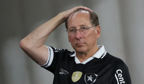 Botafogo sofre com problemas defensivos e amarga novo vexame