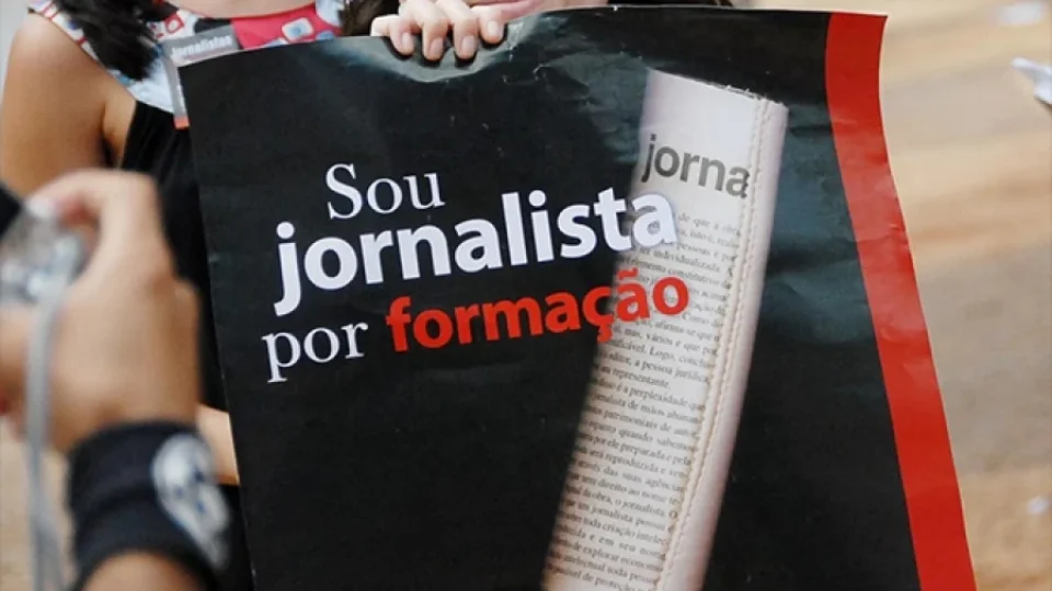 Quando a notícia incomoda o poder, o STF pode decidir quem pode ser jornalista?