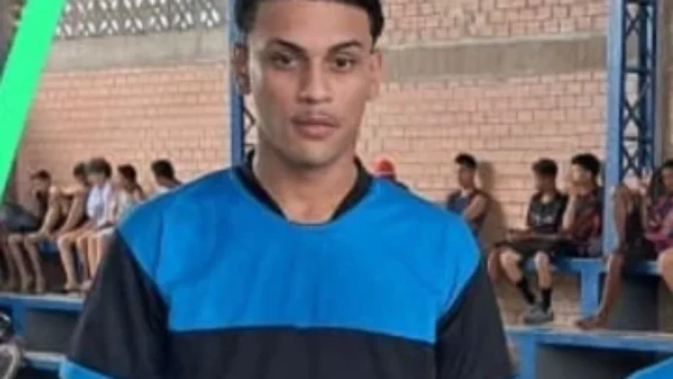 Jovem de 20 anos é morto a tiros diante da própria mãe em Rondônia