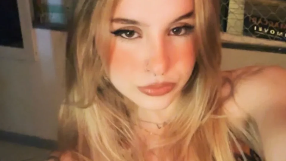 Estudante de 19 anos é encontrada morta na casa do namorado