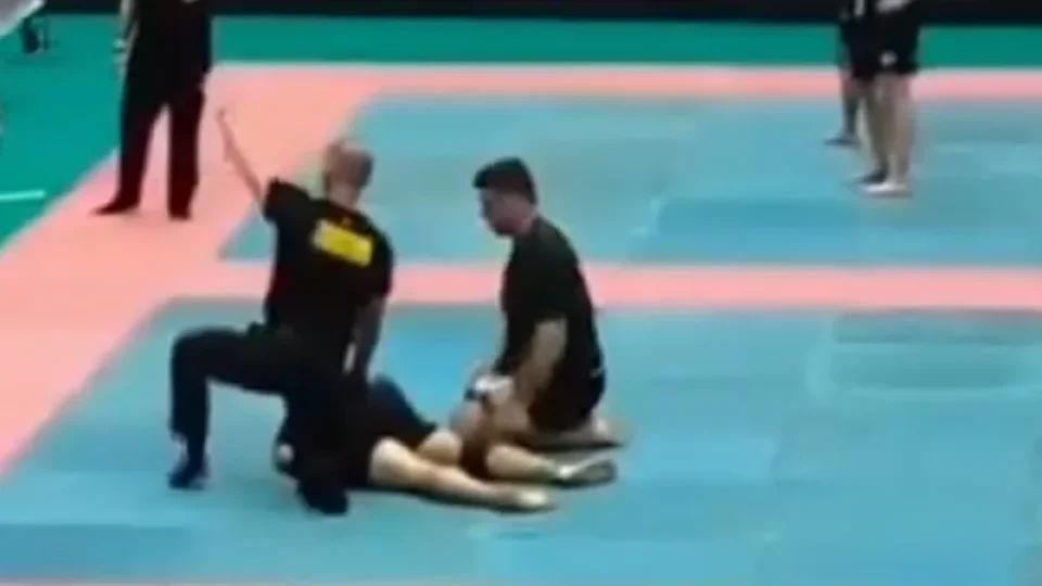 Golpe ilegal deixa Kabuto em UTI com lesão grave no Super Pro
