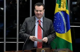 Kassab diz que Centrão apoia Lula e vê Flávio com chance zero
