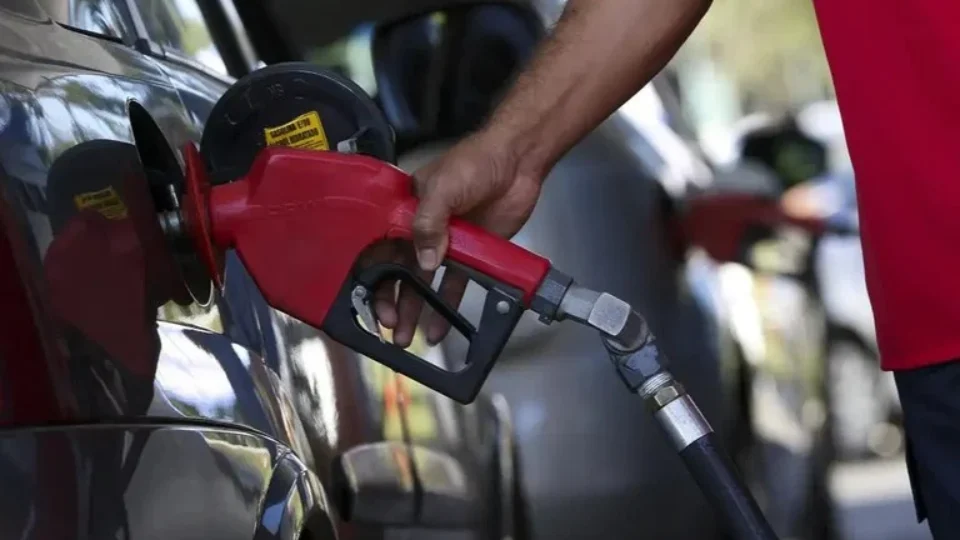 Etanol sobe 6,56% e pesa no bolso dos motoristas de BH