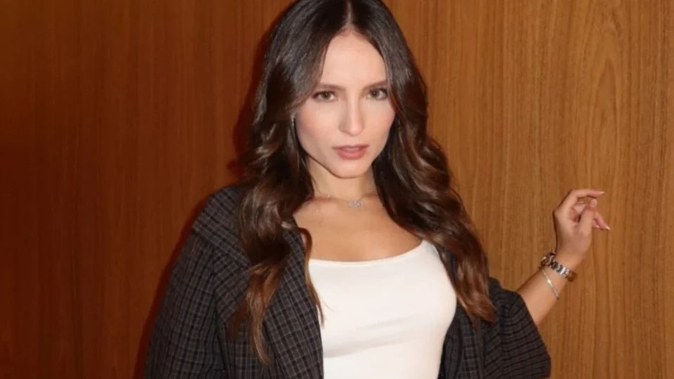 Justiça encerra contrato vitalício de Larissa Manoela com gravadora