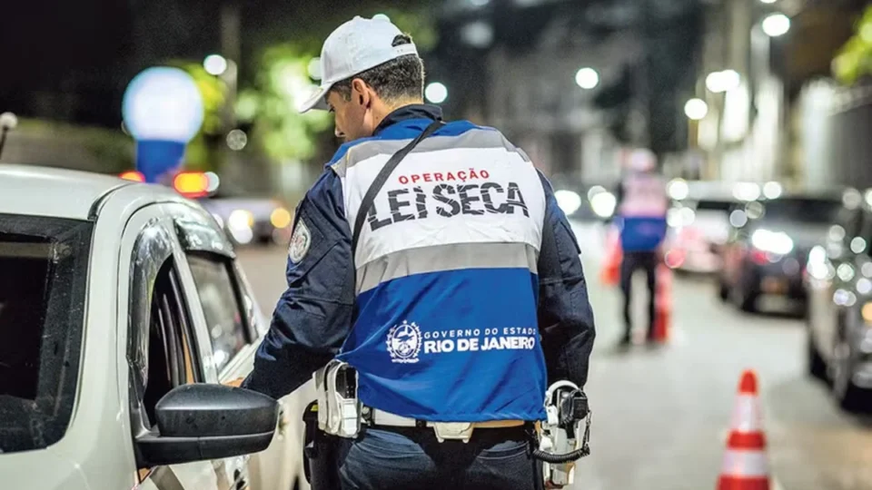 Lei Seca muda fiscalização e motoristas terão novas etapas de teste nas blitze