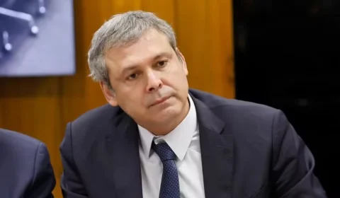 Lindbergh pressiona PF e expõe bastidores de sua fase pessoal