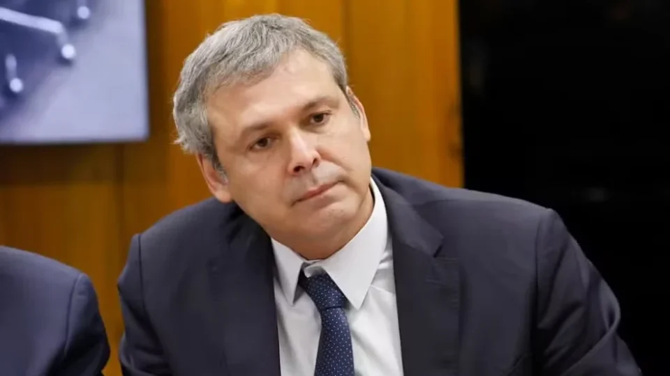 Lindbergh pressiona PF e expõe bastidores de sua fase pessoal
