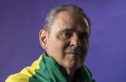 Luís Roberto volta às narrações da Globo após tratamento