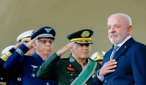 Lula evita perguntas sobre Lulinha após evento do Dia do Soldado