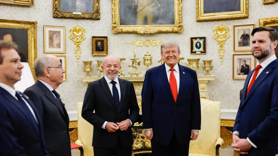 Trump abre espaço para negociar tarifaço com Lula, mas Planalto vê eleição no caminho