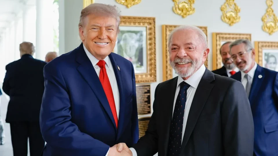 Trump pede que equipe busque acordo com Brasil após conversa com Lula sobre tarifas