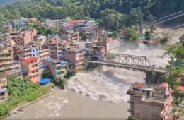 Terremoto pode ter desencadeado avalanche que provocou enchentes devastadoras no Nepal