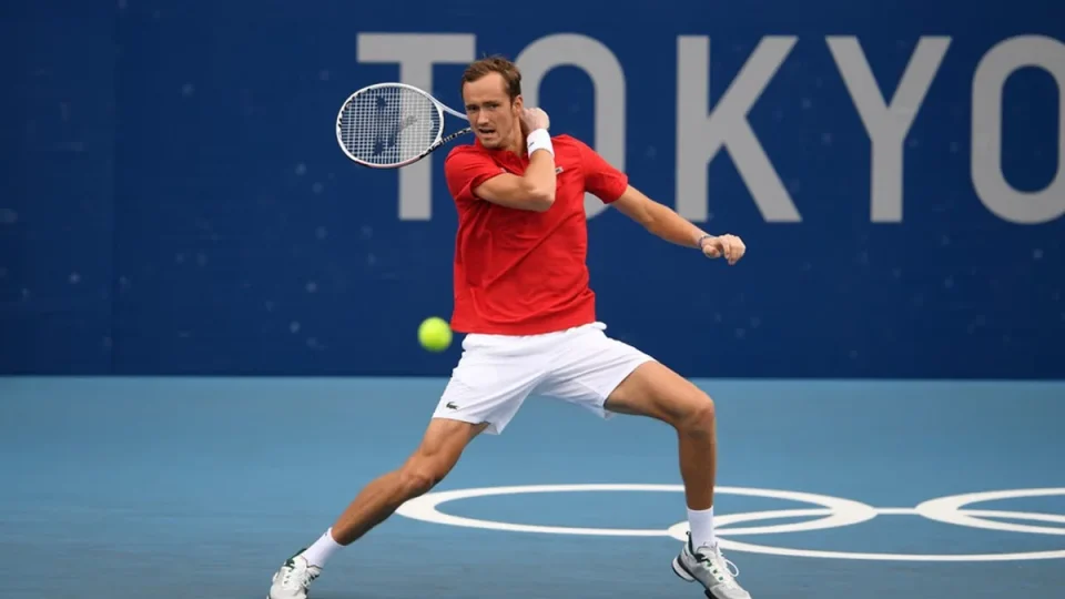 Cincinnati reúne estrelas em dia decisivo com Serena, Venus, Rybakina e Zverev