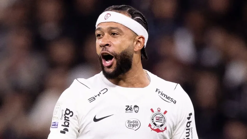 Memphis pode cobrar dívida milionária à vista e colocar Corinthians em novo problema na Fifa