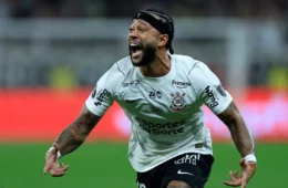 Corinthians multa Memphis após clipe mostrar Parque São Jorge em chamas