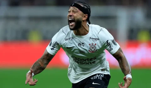 Corinthians multa Memphis após clipe mostrar Parque São Jorge em chamas