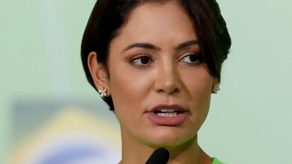 Michelle Bolsonaro entra oficialmente na disputa pelo Senado e patrimônio chama atenção