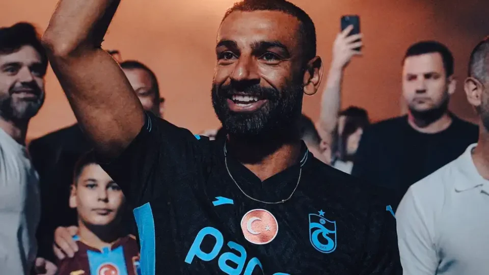 Mohamed Salah é anunciado pelo Trabzonspor e vai receber cerca de R$ 100 milhões por temporada