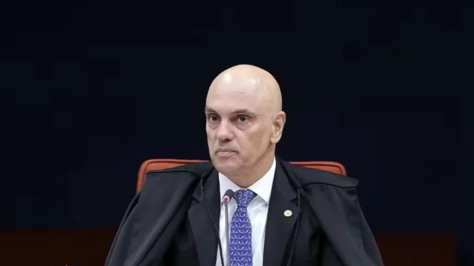 Oposição protocola pedido de impeachment de Alexandre de Moraes no Senado
