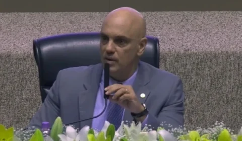 Moraes diz que modelo eleitoral do Brasil “faliu” e critica políticos que preferem fazer lives